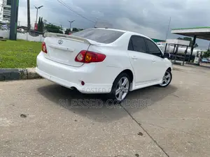 Toyota Corolla 2010 White