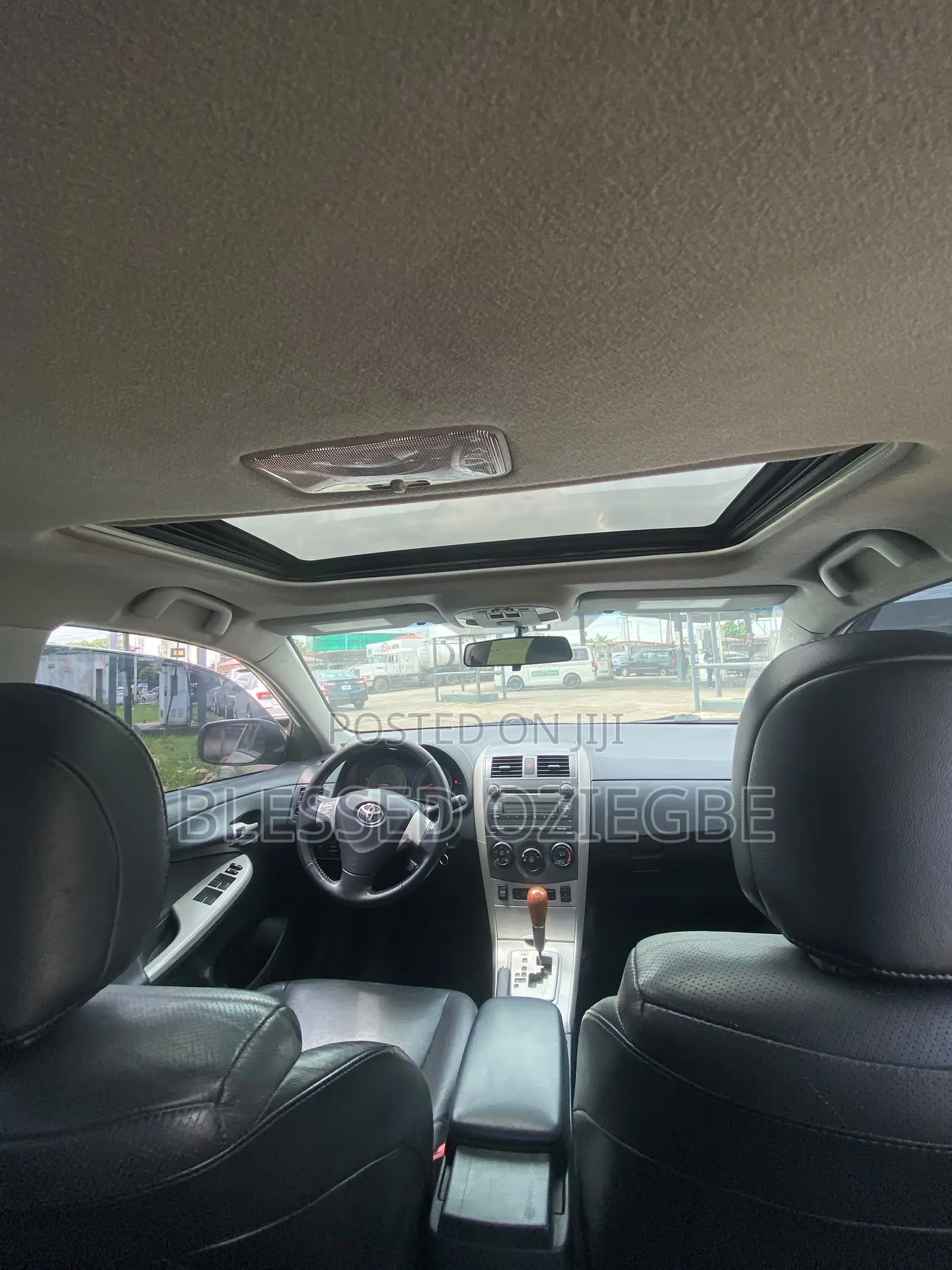 Toyota Corolla 2010 White