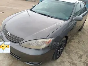 Toyota Camry LE V6 4dr Sedan (3.0L 6cyl 5A) 2005 Gray