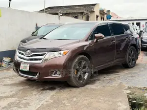 Toyota Venza V6 2010 Brown