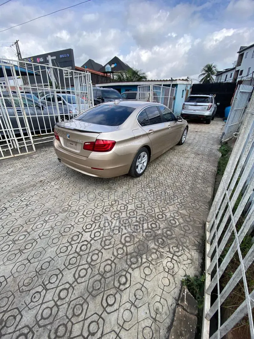 BMW 525i 2012 Gold