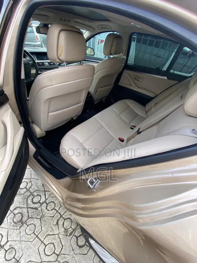 BMW 525i 2012 Gold