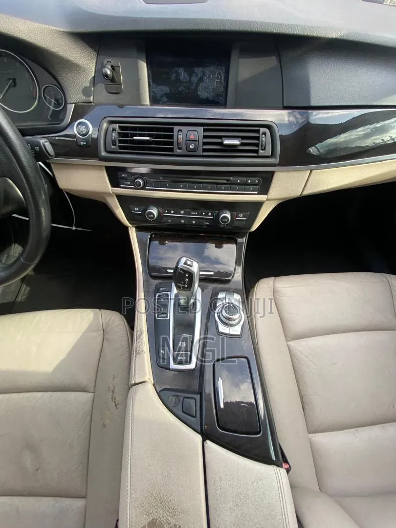 BMW 525i 2012 Gold