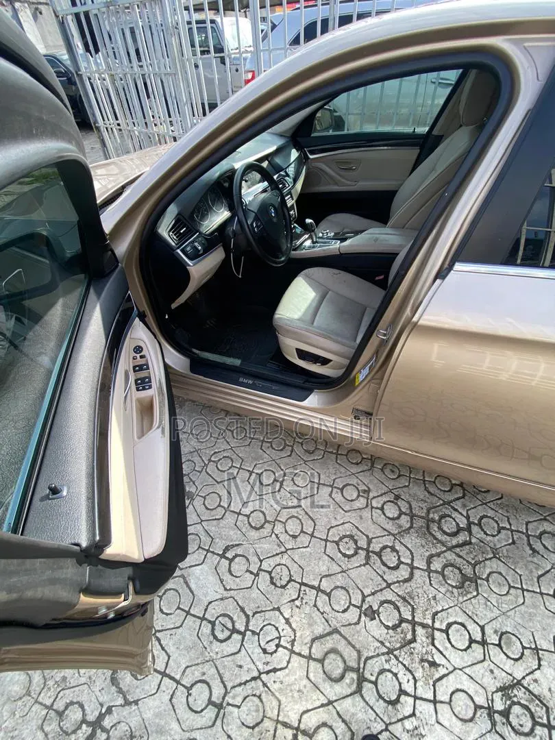 BMW 525i 2012 Gold