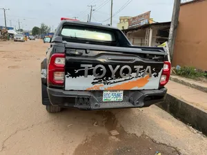 Toyota Hilux 2013 Black