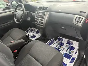 Toyota Avensis Verso 2.0 Petrol 2005 Silver