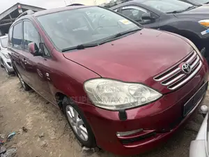 Toyota Avensis Verso 2.0 Petrol 2006 Red
