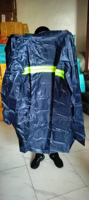 Polyester Raincoat Grown