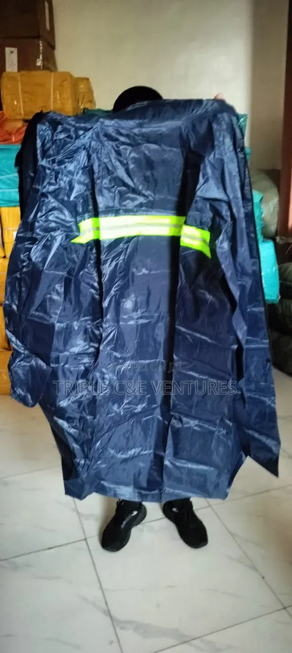 Polyester Raincoat Grown