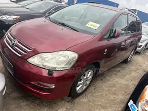 Toyota Avensis Verso 2.0 Petrol 2006 Red