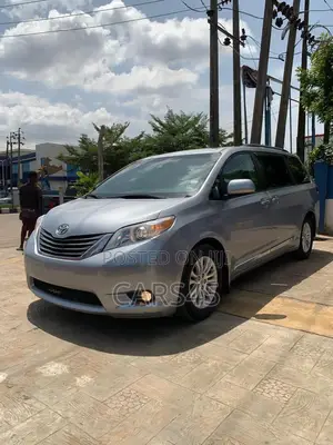Toyota Sienna 2013 Gray