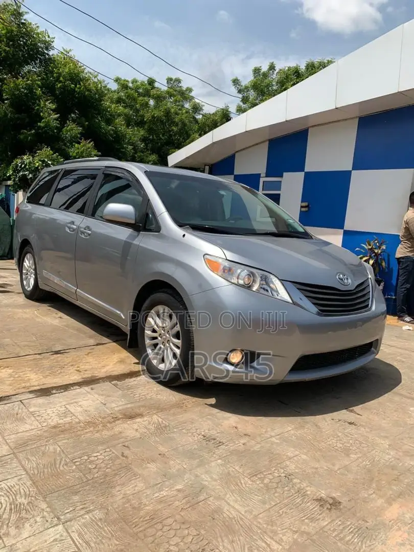 Toyota Sienna 2013 Gray