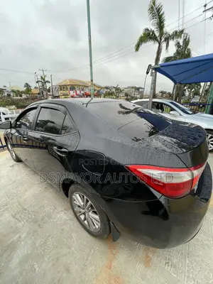 Toyota Corolla LE Premium 4dr Sedan (1.8L 4cyl CVT) 2014 Black