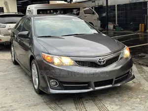 Toyota Camry SE Sport 4dr Sedan (2.5L 4cyl 6A) 2014 Gray