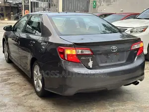 Toyota Camry SE Sport 4dr Sedan (2.5L 4cyl 6A) 2014 Gray