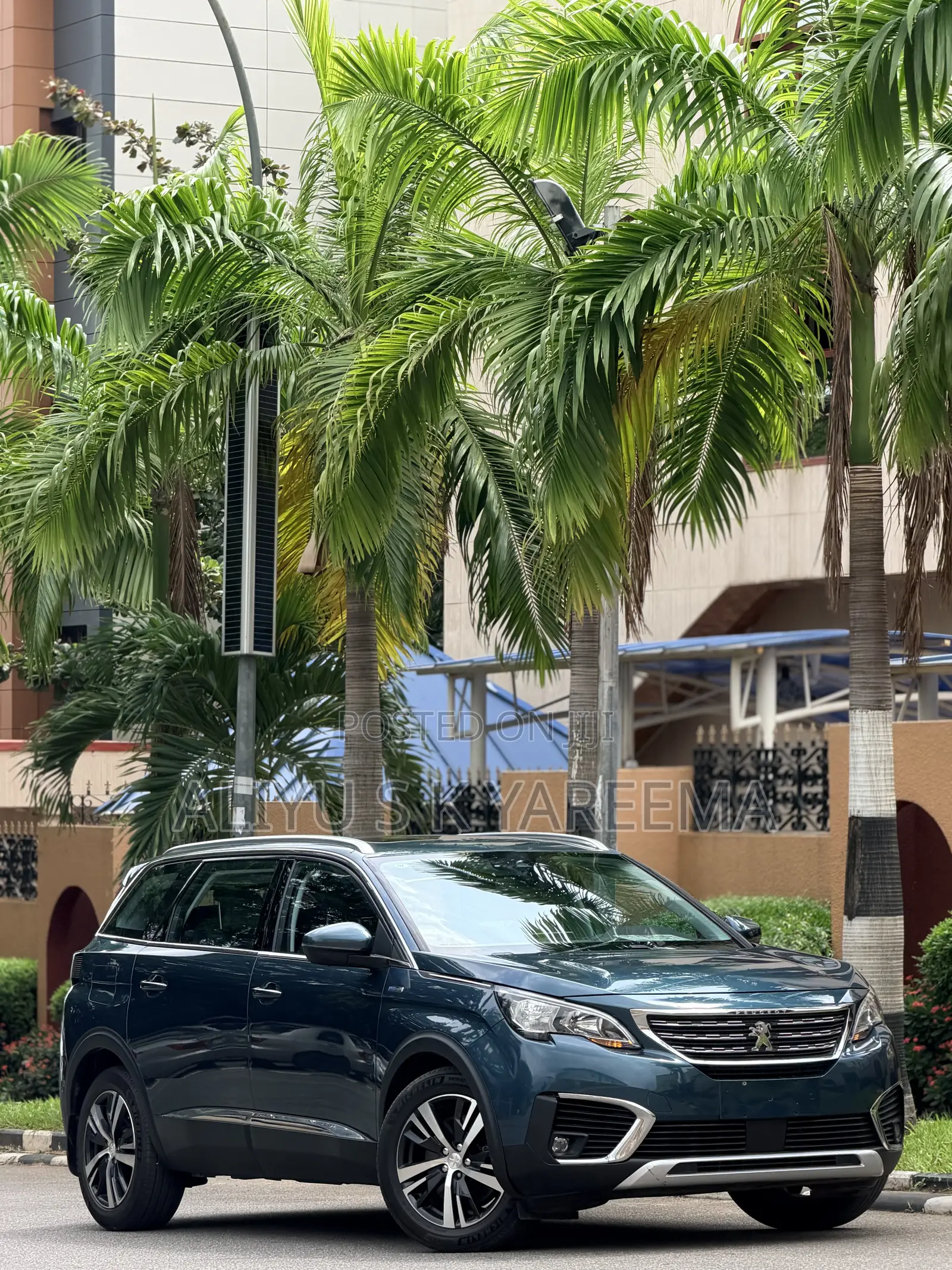 Peugeot 5008 2018 Green