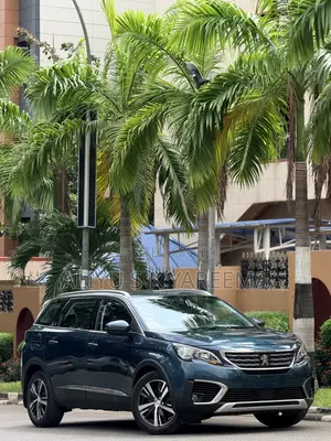Peugeot 5008 2018 Green
