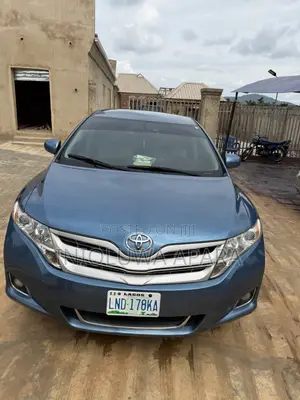 Toyota Venza V6 2010 Blue