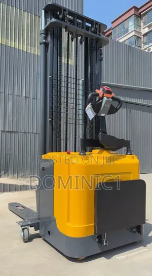2000kg Electric Pallet Stacker 5 Meter