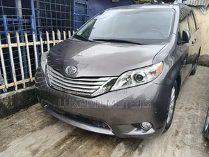 Toyota Sienna 2014 Gray