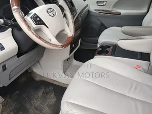 Toyota Sienna 2014 Gray