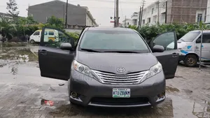 Toyota Sienna 2012 Gray