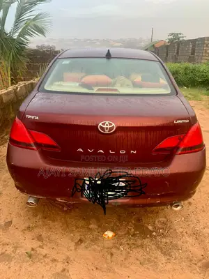 Toyota Avalon 2008 Red