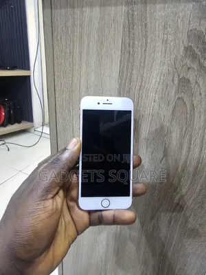 Apple iPhone 8 64 GB Gold