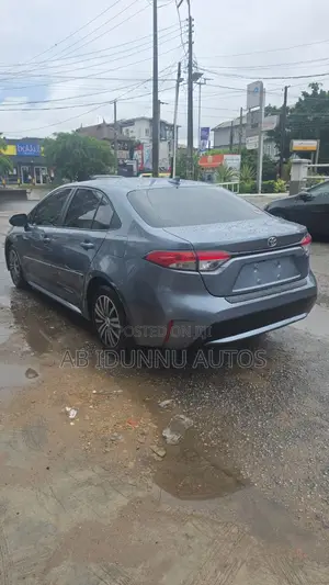 Toyota Corolla LE 2020 Blue