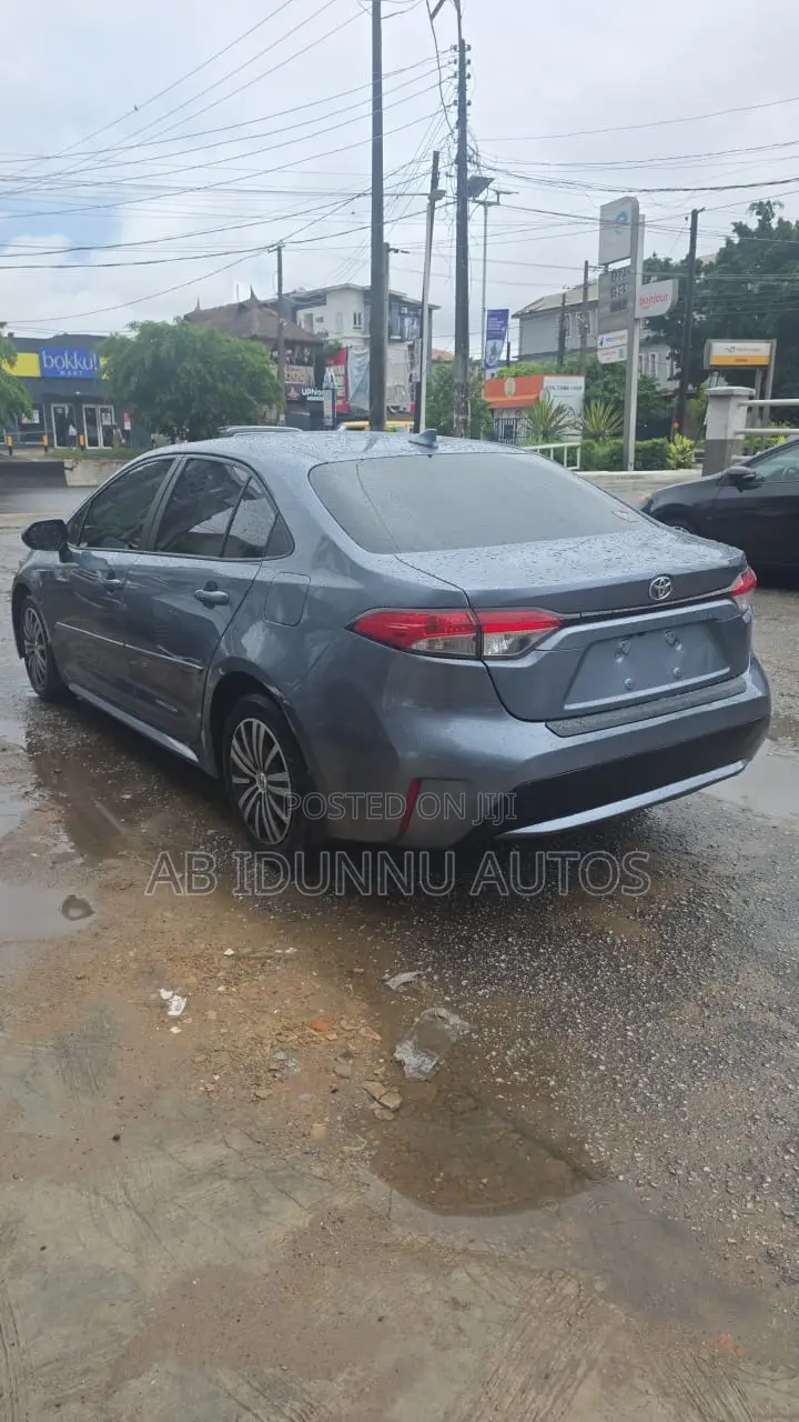 Toyota Corolla LE 2020 Blue