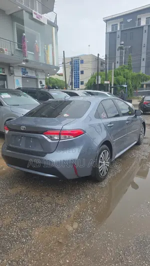 Toyota Corolla LE 2020 Blue