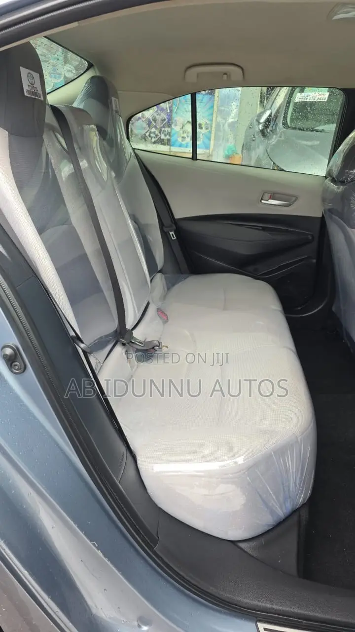 Toyota Corolla LE 2020 Blue