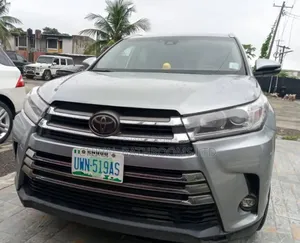 Toyota Highlander 2019 Gray