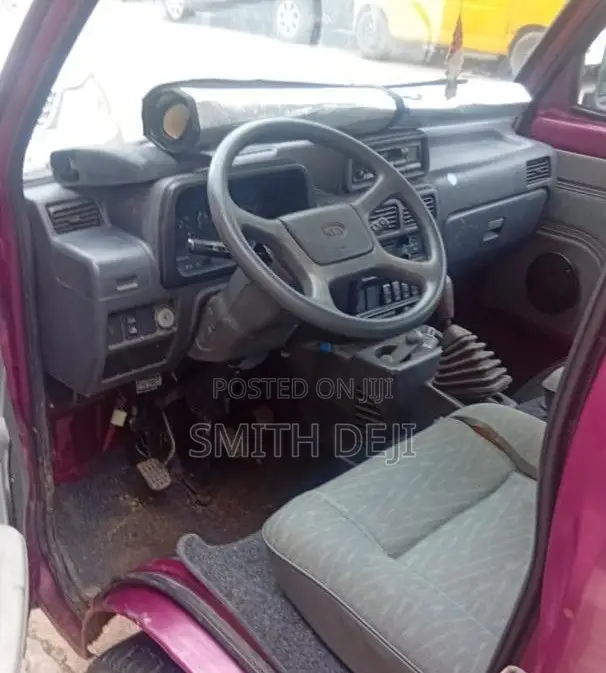 Kia Pregio 2000 Red