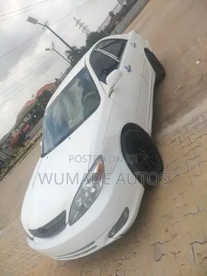 Toyota Camry LE 4dr Sedan (2.4L 4cyl 5M) 2004 White