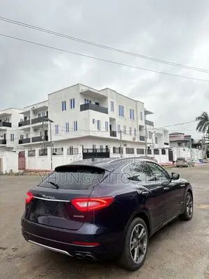 Maserati Levante GranLusso AWD 2018 Blue