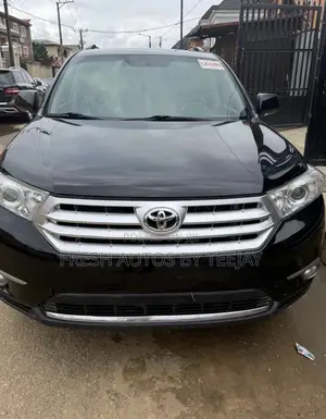Toyota Highlander Limited Platinum 4dr SUV AWD (3.5L 6cyl 6A) 2014