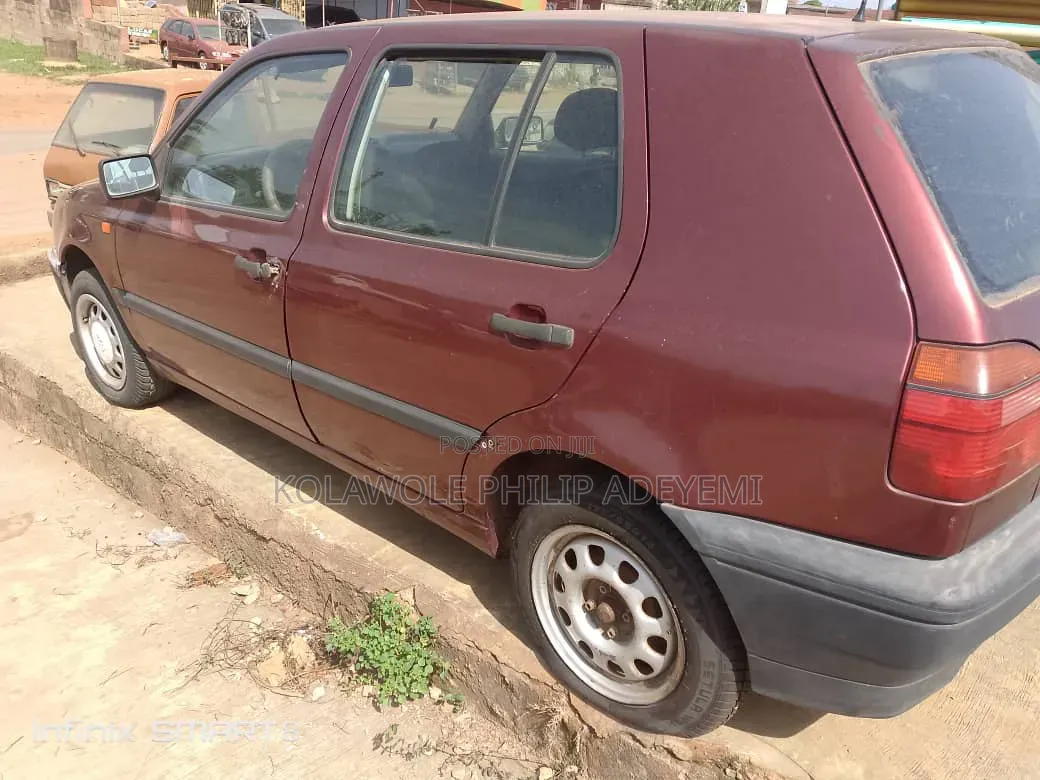 Volkswagen Golf 1998 Pink