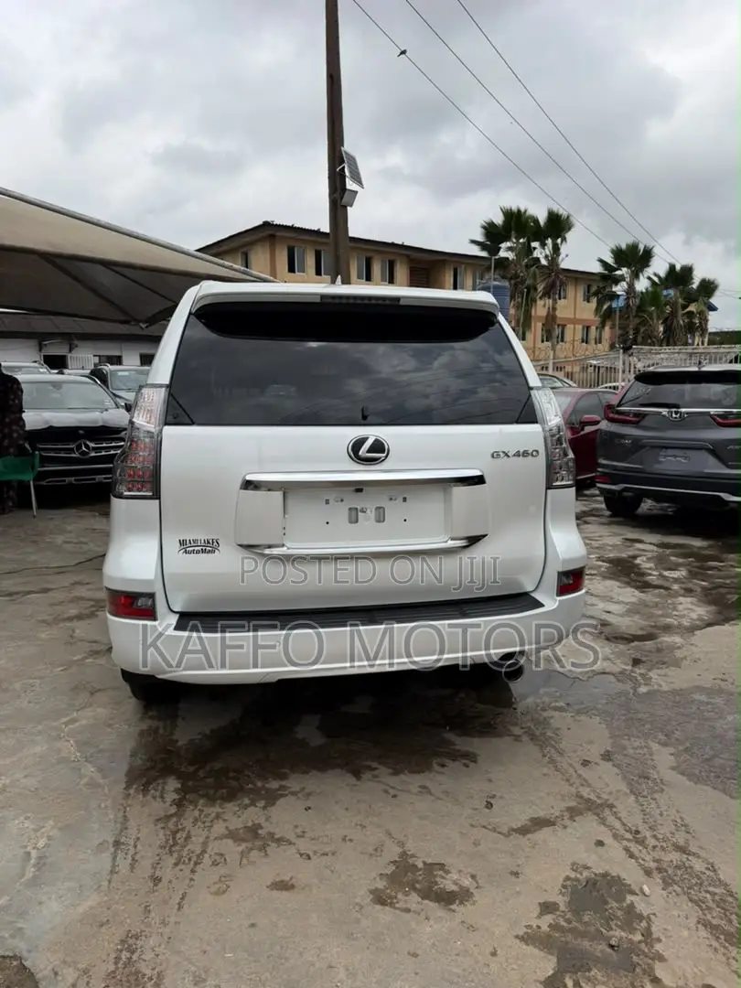 Lexus GX 460 AWD 2023 White