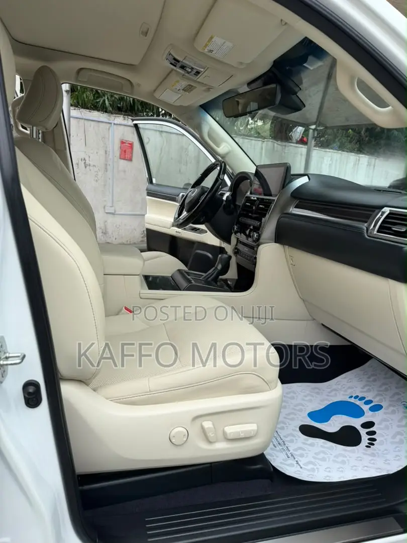 Lexus GX 460 AWD 2023 White