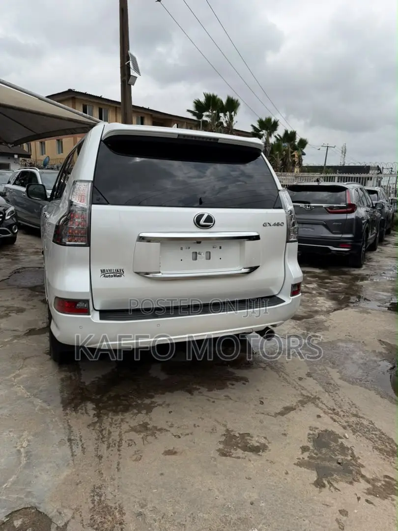 Lexus GX 460 AWD 2023 White