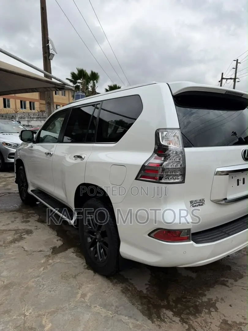 Lexus GX 460 AWD 2023 White