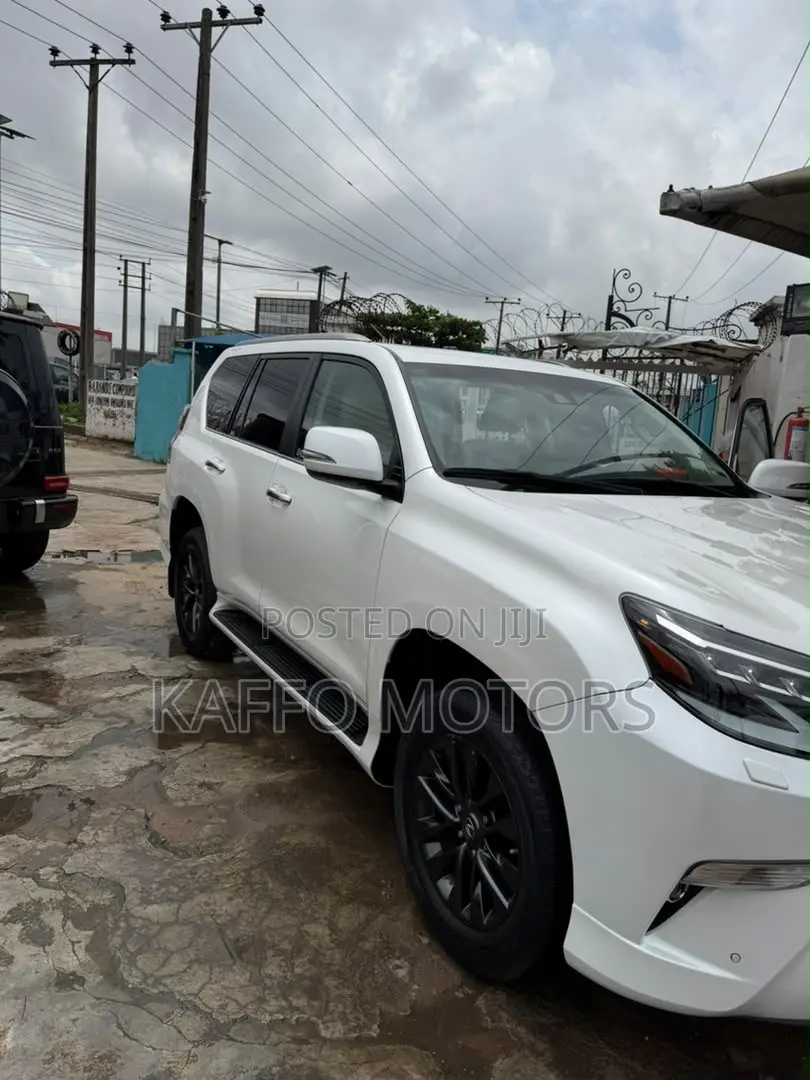 Lexus GX 460 AWD 2023 White