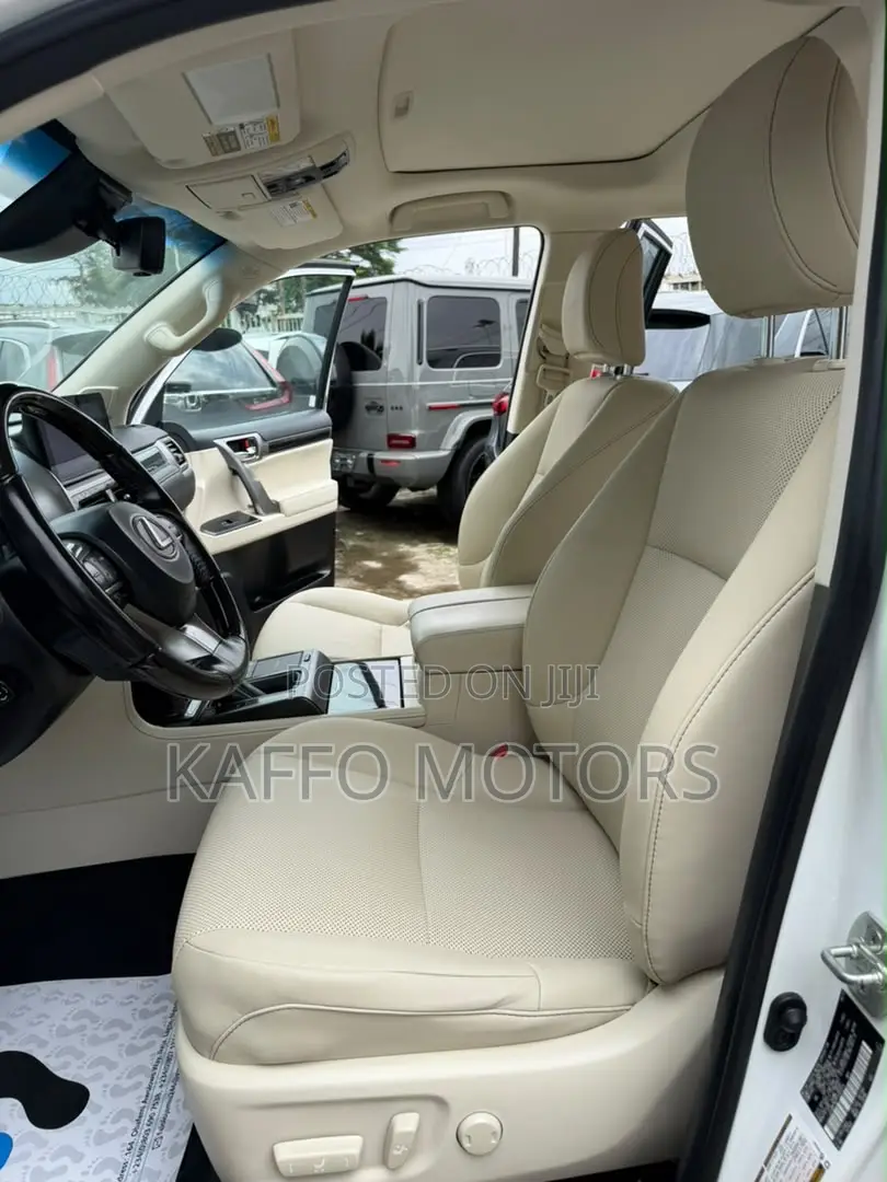 Lexus GX 460 AWD 2023 White