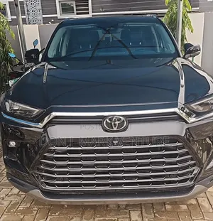 Toyota Highlander 2024 Black