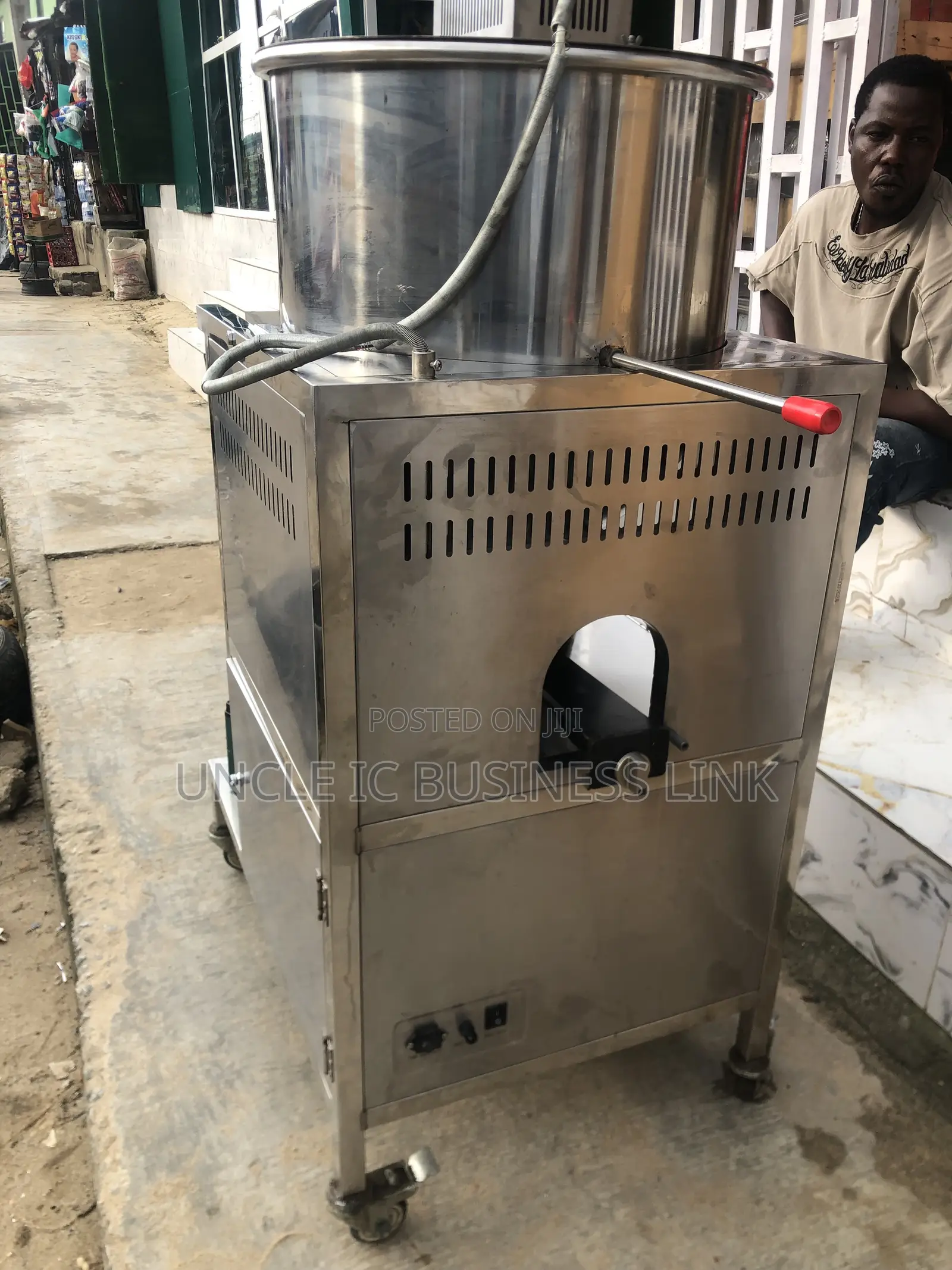 Commercial Popcorn Machine