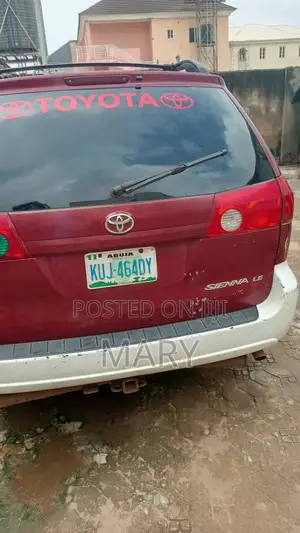 Toyota Sienna 2006 Maroon