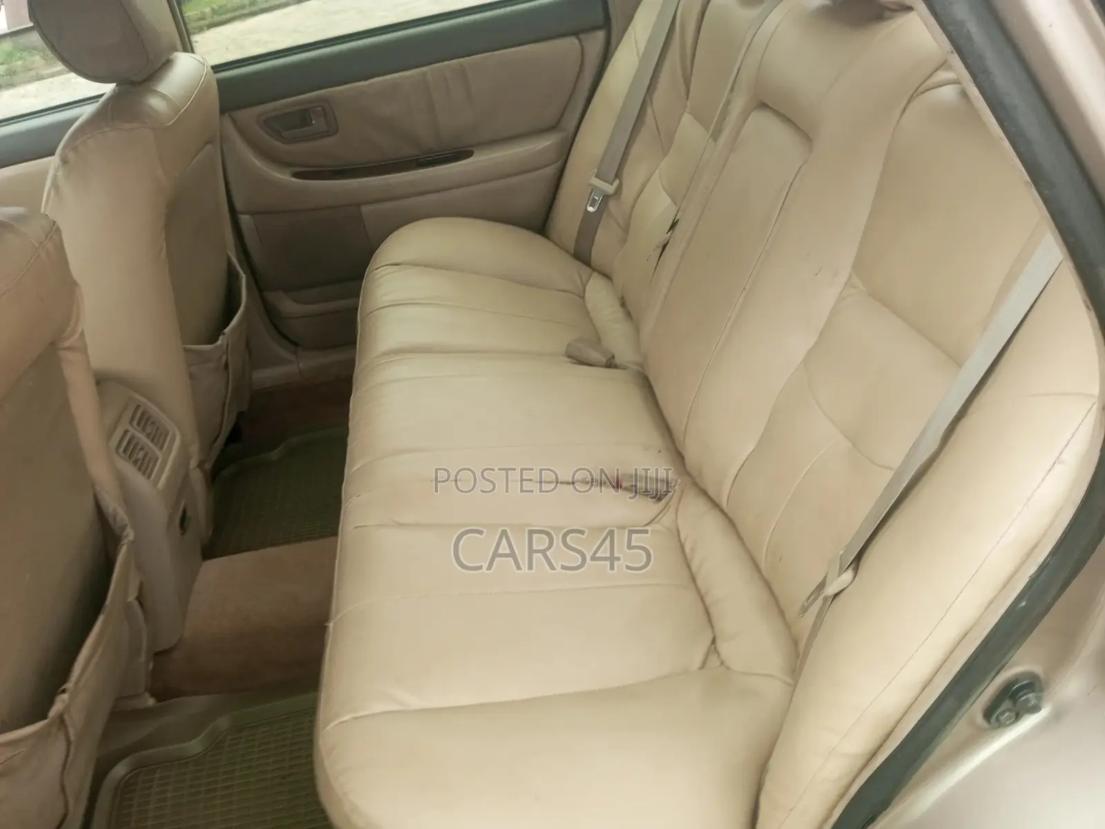 Toyota Avalon 2000 Gold
