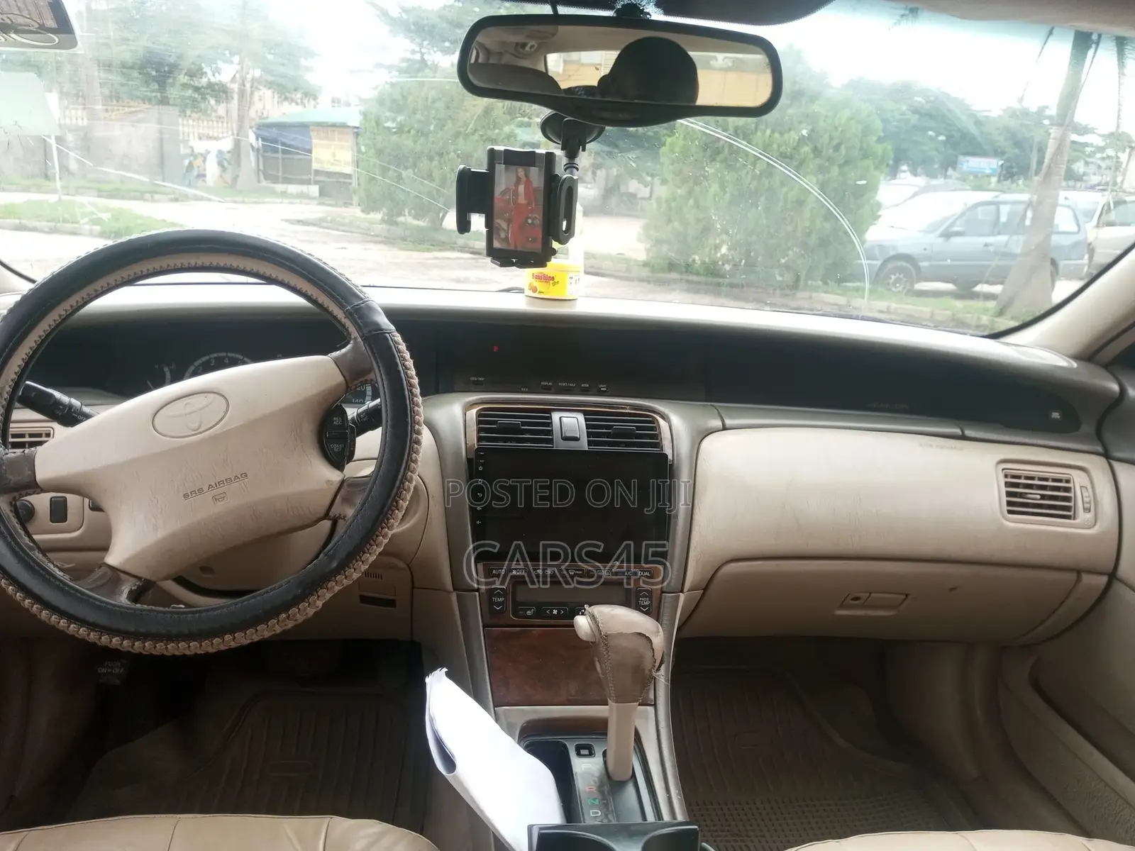 Toyota Avalon 2000 Gold