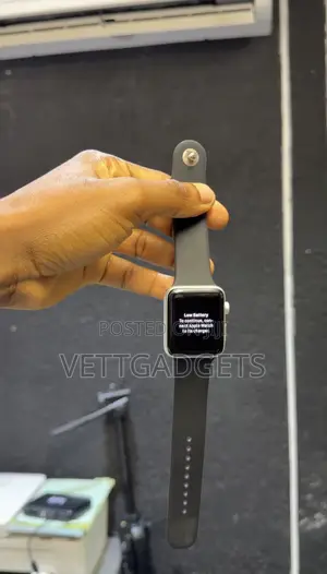 Apple Watch Series 3 42mm With Charger
